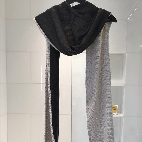 Reversible Gray & White Hood w Scarf wrap OS - Picture 5 of 8